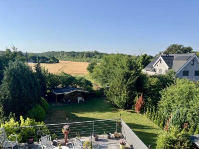 Charmante 2-Zimmer-Dachgeschosswohnung (42 m²) mit Weitblick – teilmöbliert