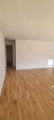 Exklusive 2-Zimmer-Neubauwohnung mit Süd-West-Balkon & Tiefgarage – Erstbezug von privat / Dreieich