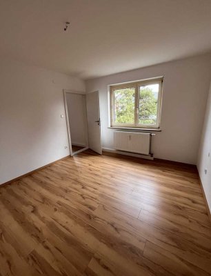 Neu renovierte, helle, provisionsfreie 2 Zimmer Wohnung sofort bezugsfertig in Augsburg Haunstetten