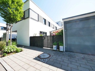 Außergewöhnliches Atriumwohnen. Privater Innenhof. Einzelgarage– Ihr neues Zuhause?