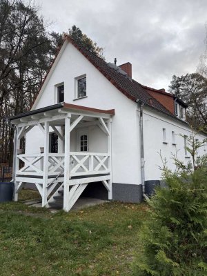 Gepflegtes Reihenhaus mit 3 Zimmern auf zwei Etagen mit großem Garten in Nächst Neuendorf