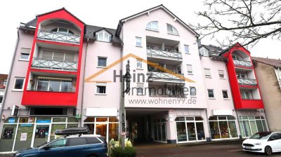 Architektonisch attraktive, renovierte Wohnung mit Balkon und Tiefgarage im Herzen von Schlebusch!!!