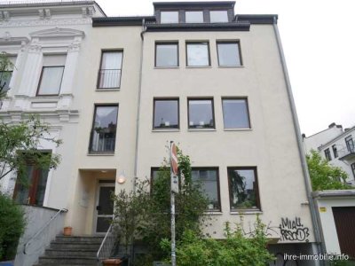 Bremen-Viertel: Top Lage - Vermietete 2 Zi. Wohnung, Hochparterre mit 19 m² Balkon, in 4 Parteienh.