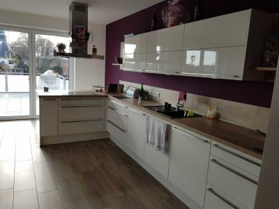 Ansprechende und neuwertige 3-Raum-Penthouse-Wohnung mit EBK in Rietberg