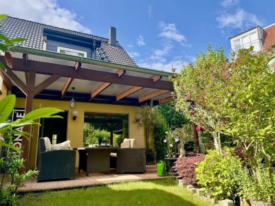 Kaulsdorf: Doppelhaushälfte mit überdachter Terrasse und Carport