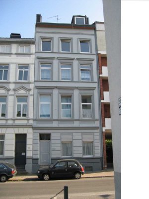 AC-Elsassstrasse renovierte Altbauwohnung 1 ZKDB