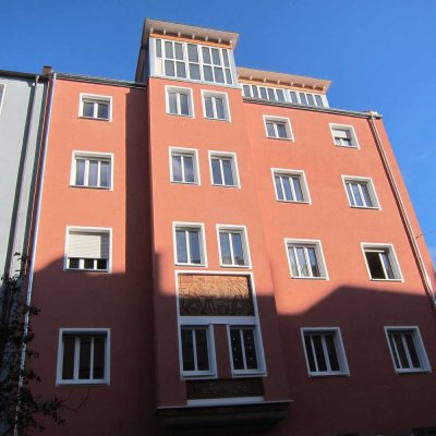 Bezugsfreie, modernisierte und ruhige 4,5 Zi-Whg. mit großem Balkon