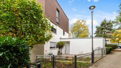 Abendsonne auf der Dachterrasse mit Fernblick: großzügig modernisiertes RMH mit Garten & Garage