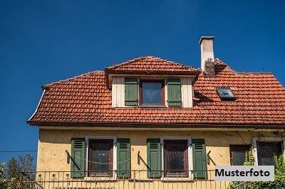 Kleines Einfamilienhaus in steiler Hanglage