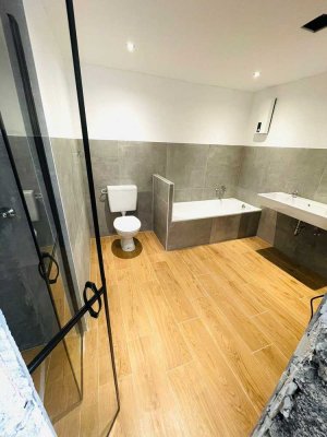 Frisch renovierte 2-Zimmer Wohnung mit Balkon