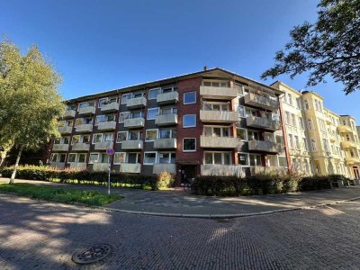 Frisch renovierte 1-Zimmer-Wohnung mit Balkon. Ideal für Singles oder Studierende! 
Frei ab sofort!