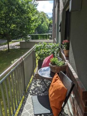 Nur für Singles ! 45 m² - 2 Zi.  Wohnung von 2016 an der Jahnstraße mit Balkon, EbK., Aufzug, TG.