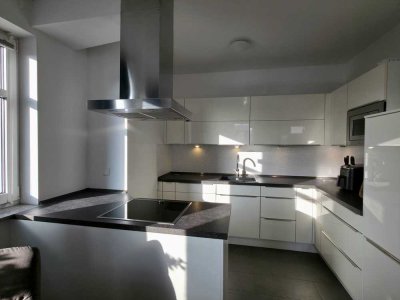 * VON PRIVAT: Sofort frei! 81m² mit Kochinsel, 2 Balkonen & Stellplatz in Grünau.