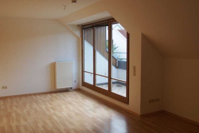 2-Zimmerwohnung, zentral gelegen inkl. Einbauküche und Balkon