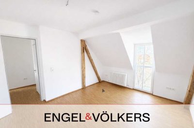 Exklusiv wohnen im Darmstädter Martinsviertel: Stilvoll sanierte Altbauwohnung mit Parkettboden, ...