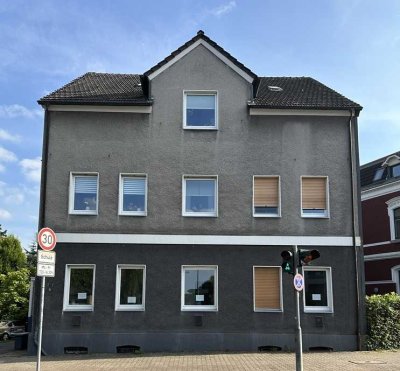 Imposanter Altbau im Kirchviertel mit freier Eigentümerwohnung und tollem Garten!