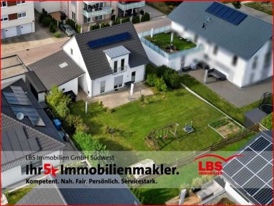 Top Wohnlage! Modernes Einfamilienhaus mit großem Garten und Doppelcarport