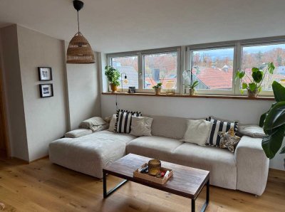 Moderne 4-Zimmer-Penthouse-Wohnung mit drei Dachterrassen & Einbauküche