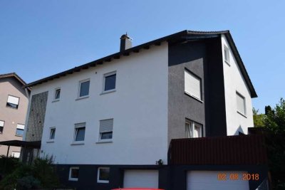 Vollständig renov. 3,5-Zimmer-Whg. mit Balkon, Garage, Außenstellplatz und Einbauküche HN-Biberach