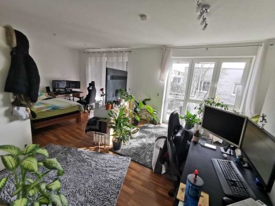 Gepflegte 1-Zimmer-Wohnung mit EBK, Balkon und TG-Stellplatz in Wiesbaden