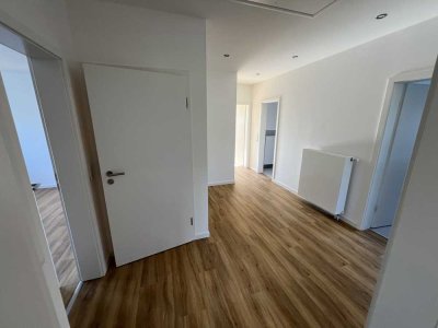 Kernsaniert: Hochwertige 3-Zimmer-Whg mit Dachterasse