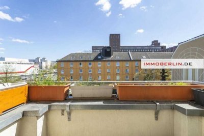 IMMOBERLIN.DE - Schönes Ambiente: Altbauwohnung mit Balkon in ruhiger Stadtlage