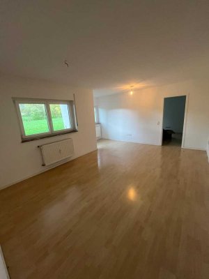 Schöne 2 Zimmer-Wohnung mit EBK und Balkon in Aidlingen