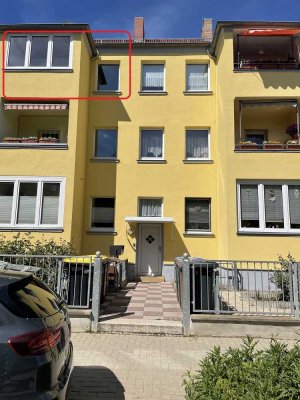 3 Zimmer Wohnung mit verglastem Balkon und Gartenanteil