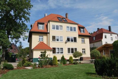 ~ wohnen in Seenähe  ~  Einbauküche  ~ Loggia ~ Auf in den Westen !