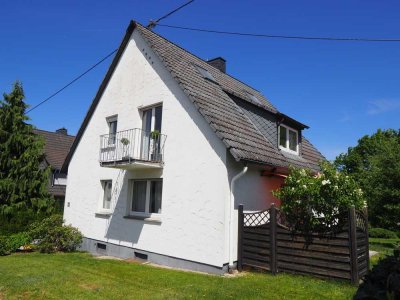 Ansprechendes Ein-/Zweifamilienhaus mit schönem Grundstück