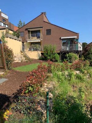 Ruhige großzügige  1,5-Zimmer-Einliegerwohnung mit Terrasse und EBK in Esslingen am Neckar