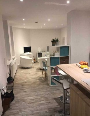 Modernisierter Singletraum, offen, zentral und ruhig