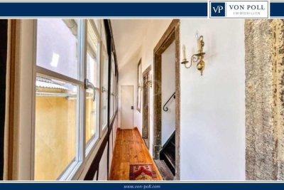Altstadt: Moderne Maisonette-Wohnung mit Schlossblick