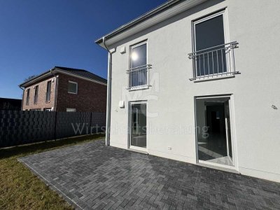 Neuwertige und moderne Doppelhaushälfte
