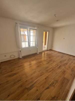 Familienfreundliche 4-Zimmer-Wohnung mit Durchgangszimmern & großer Terrasse