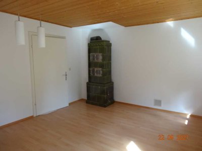 2-Zimmer-Wohnung im 1.OG mit Balkon, ruhige Lage
