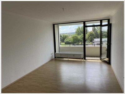Helle 2-Zimmer Wohnung im 4. OG mit Balkon in Bemerode