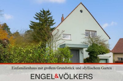 Einfamilienhaus mit großem Grundstück und idyllischem Garten in Göllheim