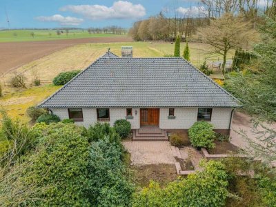 Frisch renovierter Wohntraum – Großzügiger Bungalow mit Top-Lage