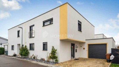 Wohnkomfort und Energieeffizienz vereint: Moderne DHH mit Garage, Terrasse und EBK