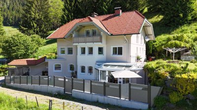 Top Zustand - Großes Landhaus mit Grünland und eigenen Trinkwasserquellen in ruhiger Panoramalage (
