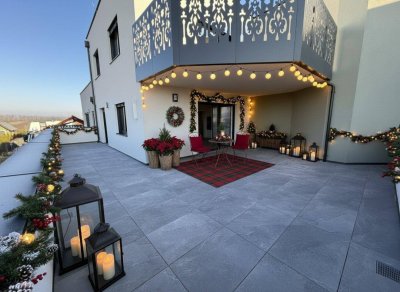 Kleine Wohnung mit RIESIGER Terrasse