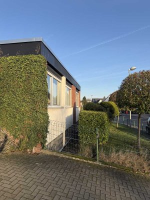 Krefeld-Traar: Heller Bungalow mit weitläufigem Garten!