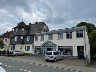 Dreifamilienhaus mit Apotheke und Arztpraxis in Sinn