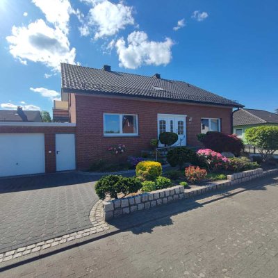 Willkommen in Ihrem neuen Eigenheim! Schönes Zwei-Familien-Haus in Hövelhof-Riege