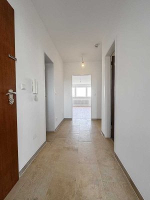 Helle 3 Zimmer mit Balkon am Park - FRISCH RENOVIERT - junge Familie oder Paar geeignet