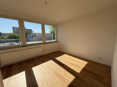 Helle und freundliche Wohnung mit Balkon.