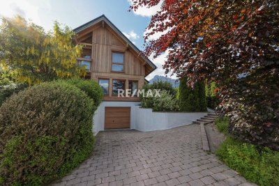 Exklusives Holzblockhaus in ruhiger Lage!
