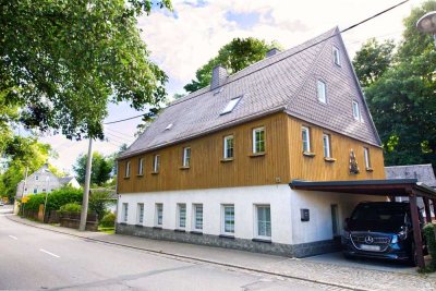 Einziehen und wohlfühlen: idyllisches Wohnhaus mit Nebengebäude