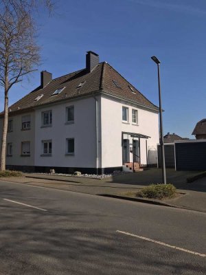 Ihr neues Zuhause: Helle Erdgeschosswohnung mit Gartenparadies und Kaminfeuer